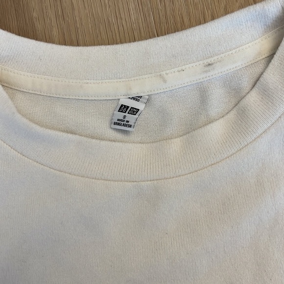 EUC White Uniqlo Sweater Size S! - Picture 2 of 3